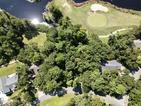 300 Ravenswood Rd, Hampstead, NC 28443