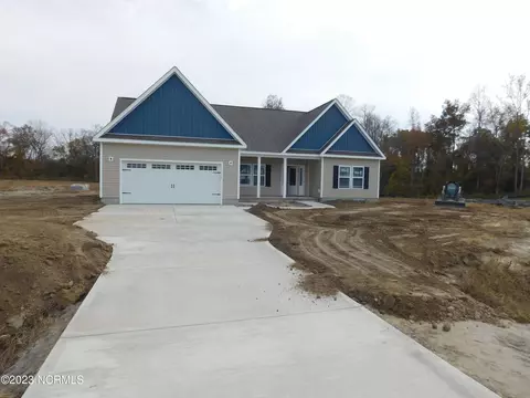 608 Bright Harvest Dr, Maysville, NC 28555
