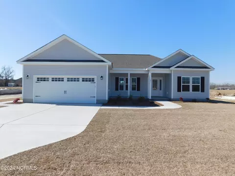 611 Bright Harvest Dr, Maysville, NC 28555
