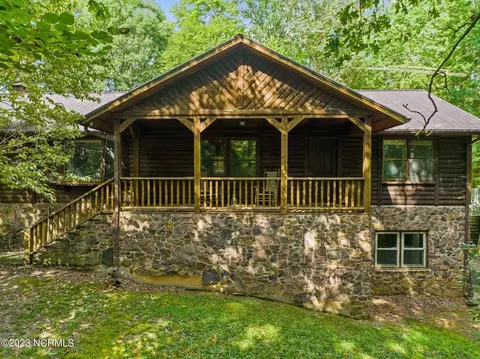 304 Putnam Church Rd, Carthage, NC 28327