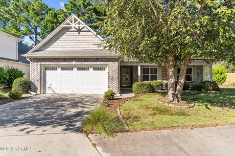 921 Kiwi Ln, Wilmington, NC 28412