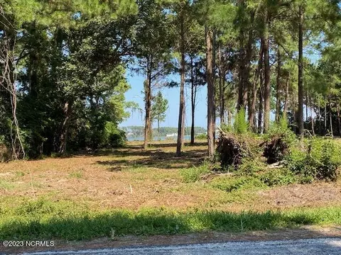 225 Sleepy Point Rd, Gloucester, NC 28528 photo 3