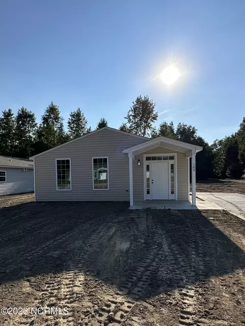 104 Addilyn Cir, Warsaw, NC 28398