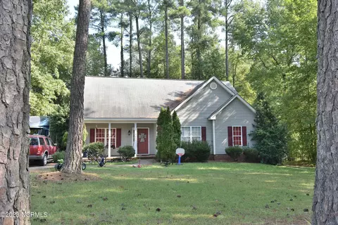 3320 Woodbrook Dr, Rocky Mount, NC 27804