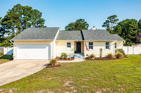 130 Sir Christopher Dr, Newport, NC 28570