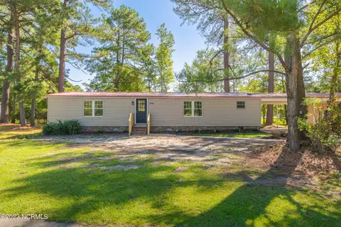 2392 Lester Mills Rd, Greenville, NC 27858