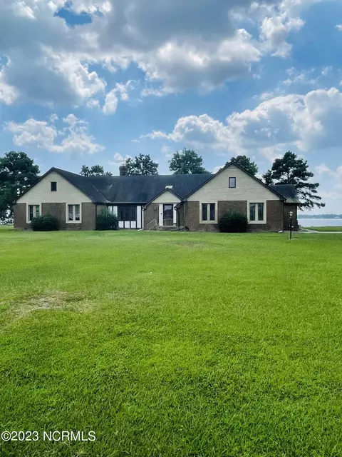 103 Dances Bay Rd, Elizabeth City, NC 27909