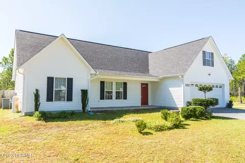 198 Folkstone Rd, Holly Ridge, NC 28445