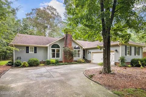 1110 Basil Dr, New Bern, NC 28562
