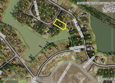 178 Sterling Ct, Wallace, NC 28466