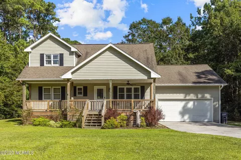 2405 Country Club Rd, Morehead City, NC 28557