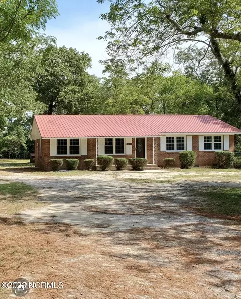 10911 Turnpike Rd, Laurinburg, NC 28352