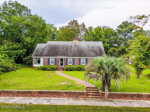 105 E Clay St, Whiteville, NC 28472