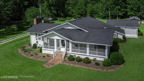 5563 Richard Wright Rd, Tabor City, NC 28463