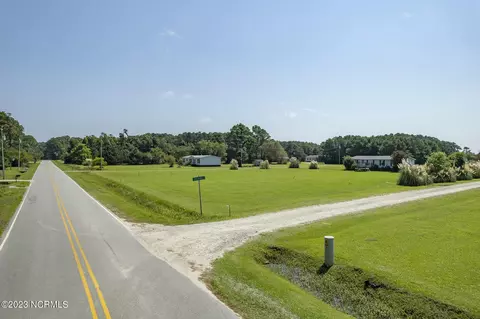 348 Pigott Rd, Gloucester, NC 28528 photo 2