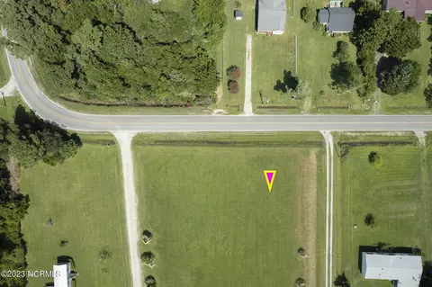 348 Pigott Rd, Gloucester, NC 28528 photo 3
