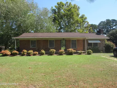16801 Springs Mill Rd, Laurinburg, NC 28352