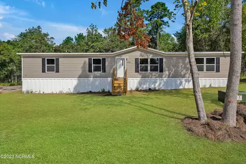 3295 Blueberry Rd, Currie, NC 28435