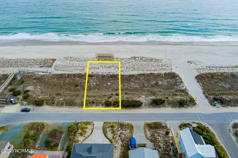 1611 Ocean Blvd, Topsail Beach, NC 28445