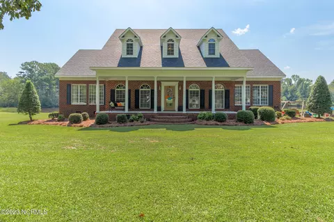2500 Arrendell Hodges Ln, Kinston, NC 28504