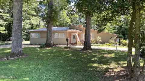 2721 Fairwood Dr, Hudson, NC 28638