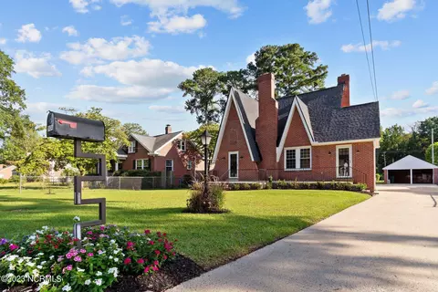 2404 E 4th St, Greenville, NC 27858