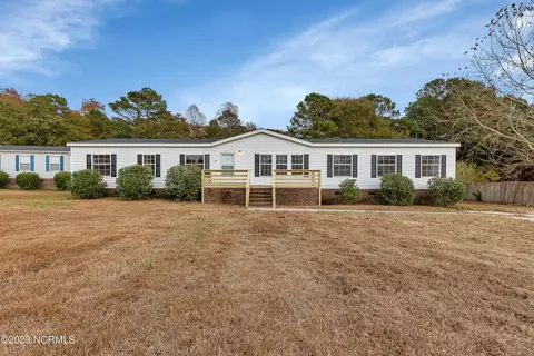 401 Sethwood Ct, Richlands, NC 28574