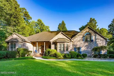 305 Taberna Cir, New Bern, NC 28562