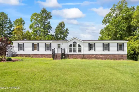 805 Maynard Blvd, Jacksonville, NC 28546