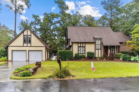 1 Sandtrap Dr, Shallotte, NC 28470