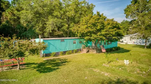 576 Shepards Rd, Hampstead, NC 28443