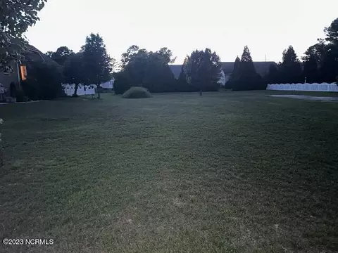 911 Sea Holly Ct, New Bern, NC 28560