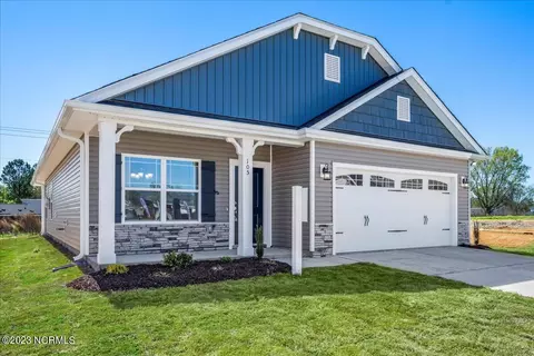 339 Copper Creek Dr, Winterville, NC 28590