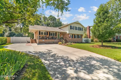 107 Ramona Ave, Jacksonville, NC 28540