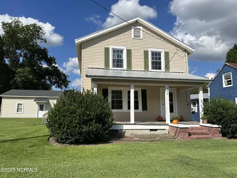 302 Carteret St, Bath, NC 27808