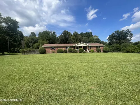 1008 Harrells Loop Rd, Jacksonville, NC 28540 photo 2