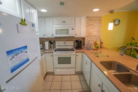 2000 New River Inlet Rd UNIT 2509, North Topsail Beach, NC 28460 photo 3