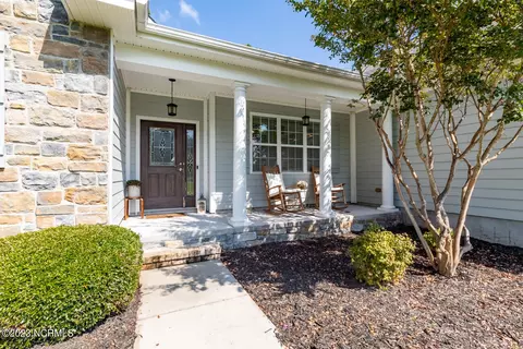 132 Snow Goose Ln, Sneads Ferry, NC 28460