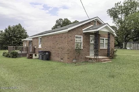1400 Crusenberry Rd, Rocky Mount, NC 27804
