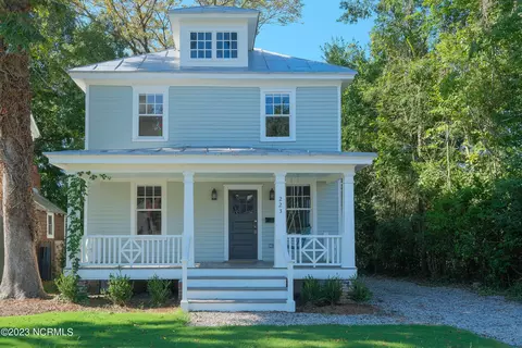 223 W Gale St, Edenton, NC 27932