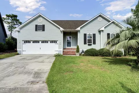 4142 Clovery Pl, Southport, NC 28461