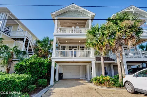 6 Shearwater St #B, Wrightsville Beach, NC 28480