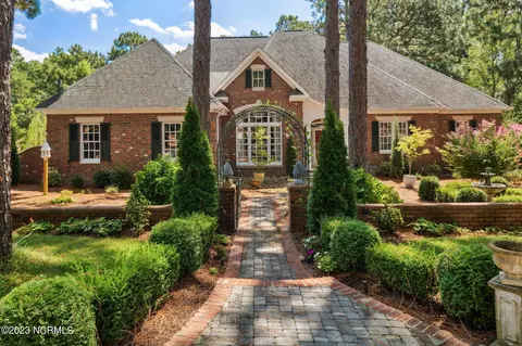 120 Woodland Dr, Pinehurst, NC 28374