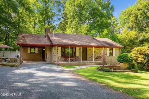 5511 Womack Rd, Sanford, NC 27330