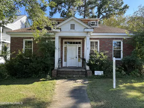 121 Market St, Hertford, NC 27944