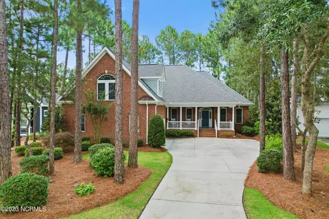 3747 Players Club Dr SE, Southport, NC 28461