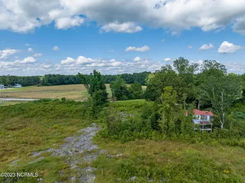 772 Harris Creek Rd, Jacksonville, NC 28540