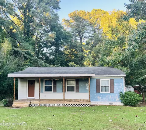 102 Croatan St, Washington, NC 27889