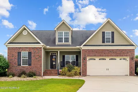 2318 Spinnaker Ct, Greenville, NC 27858