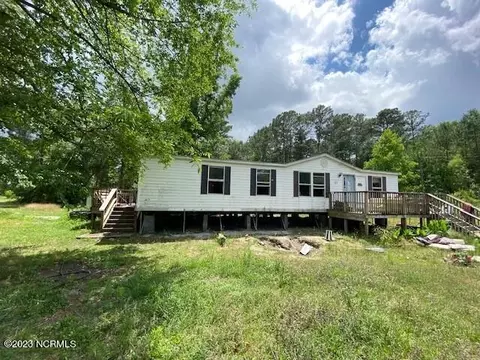 31 Red Hawk Ln, Rocky Point, NC 28457